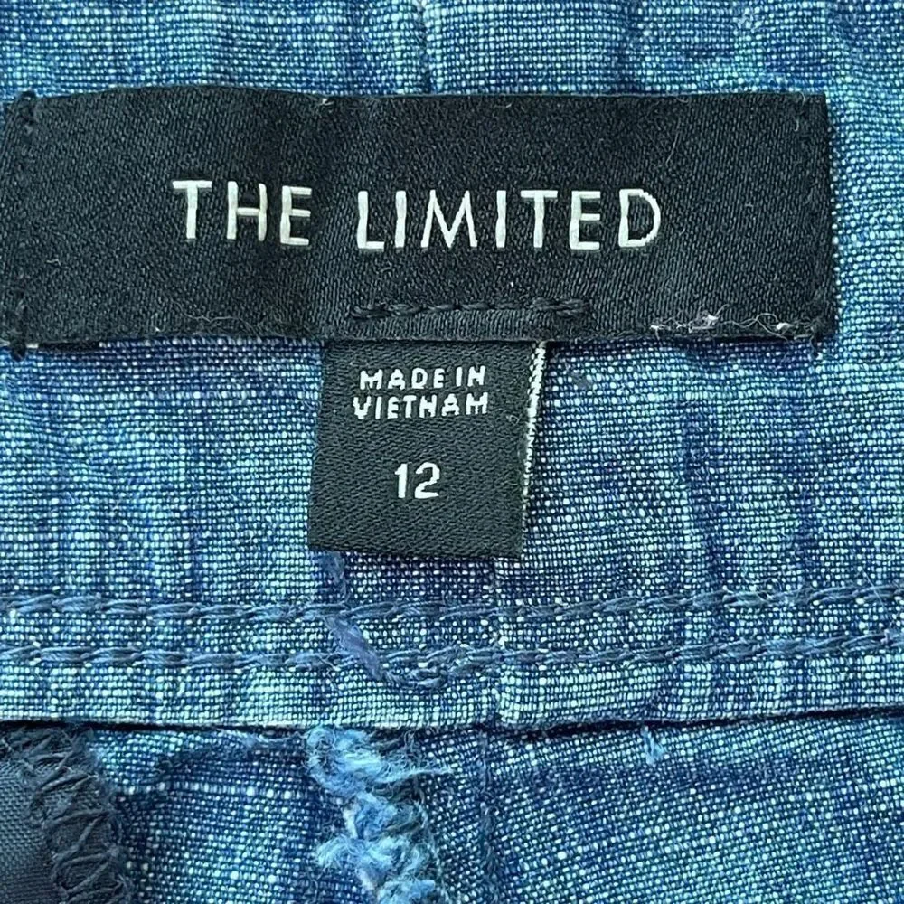The Limited Women's Highwaisted Buttoned Pockets Tailored Fit Shorts Blue Size 1